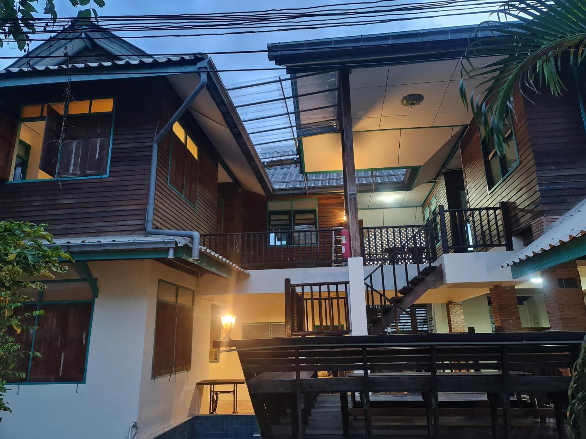 Tepbunthomhouse Ayutthaya Apartment Exterior foto