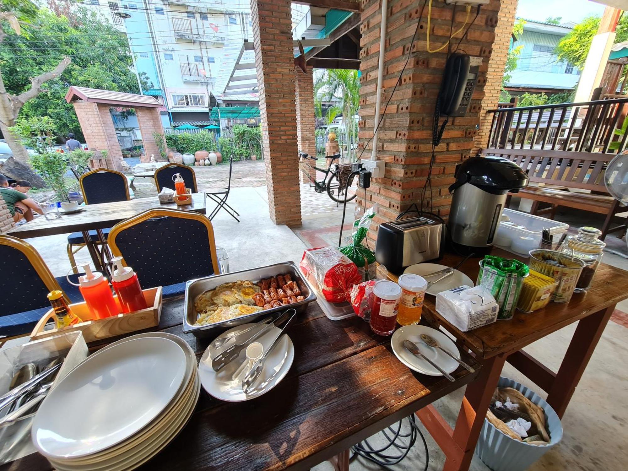 Tepbunthomhouse Ayutthaya Apartment Exterior foto