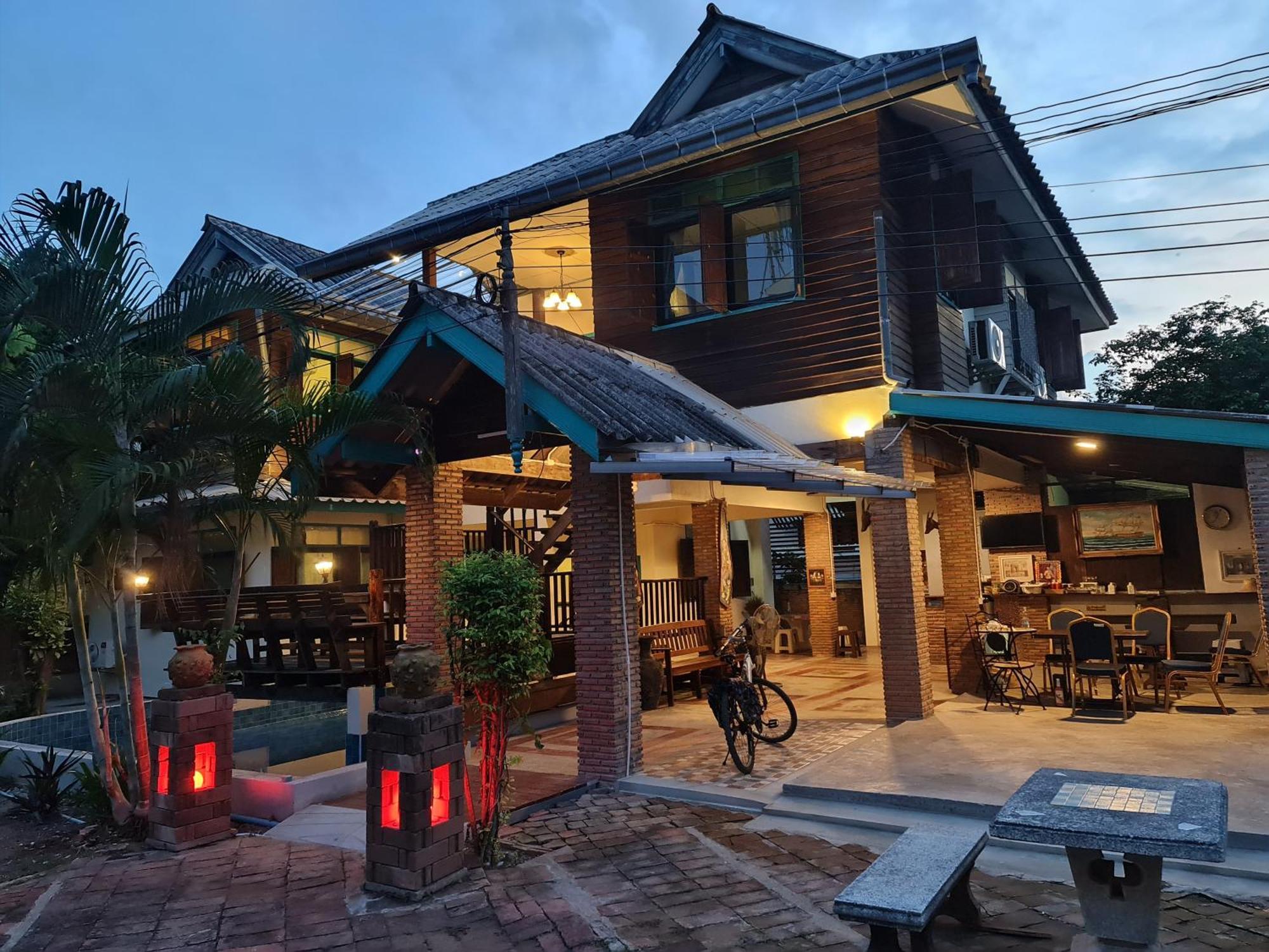 Tepbunthomhouse Ayutthaya Apartment Exterior foto