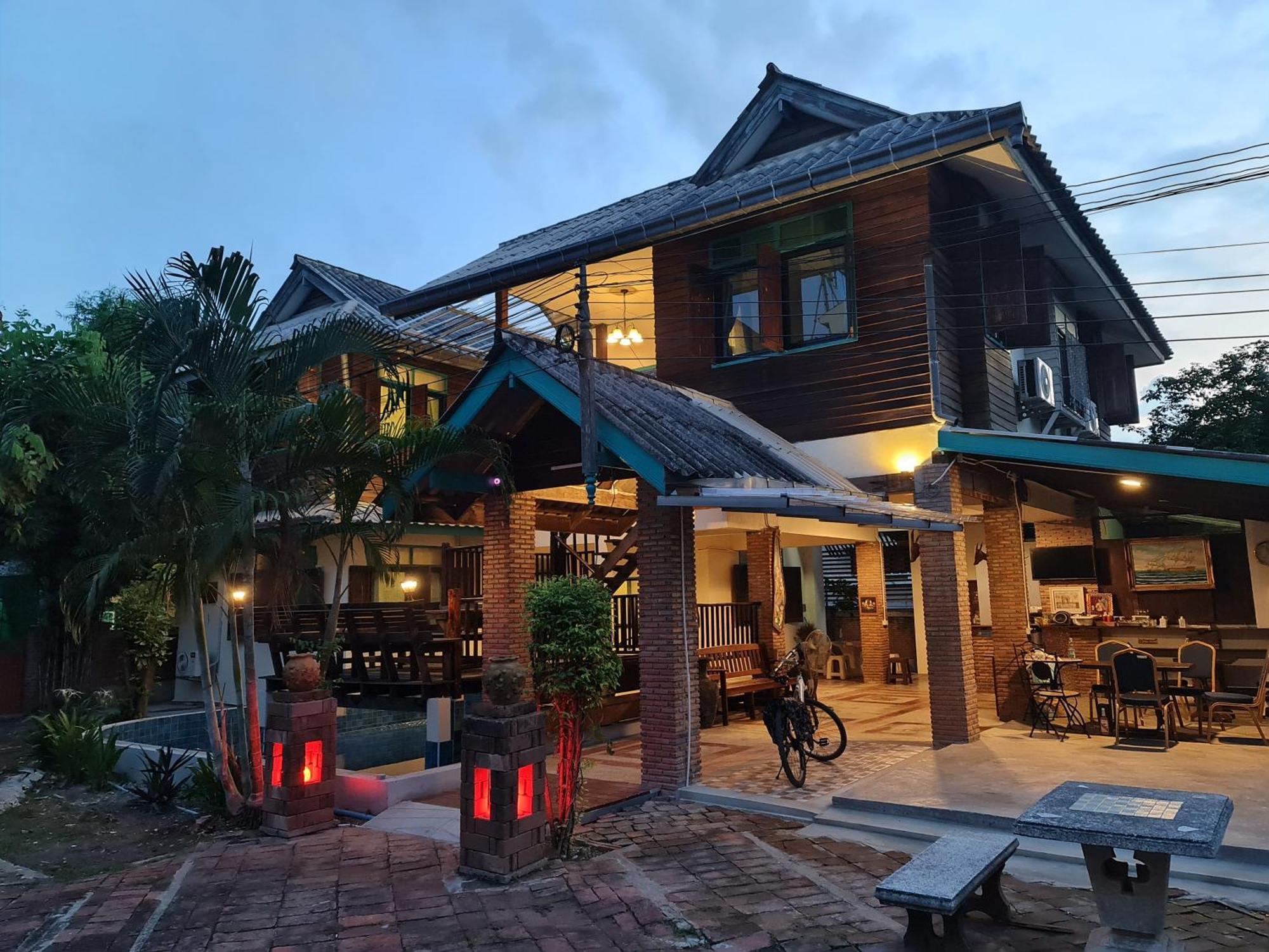 Tepbunthomhouse Ayutthaya Apartment Exterior foto